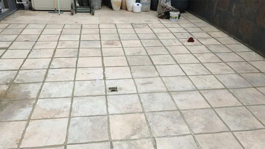 ایزوگام حیاط خلوت